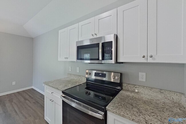 Building Photo - 112 Live Oak Dr