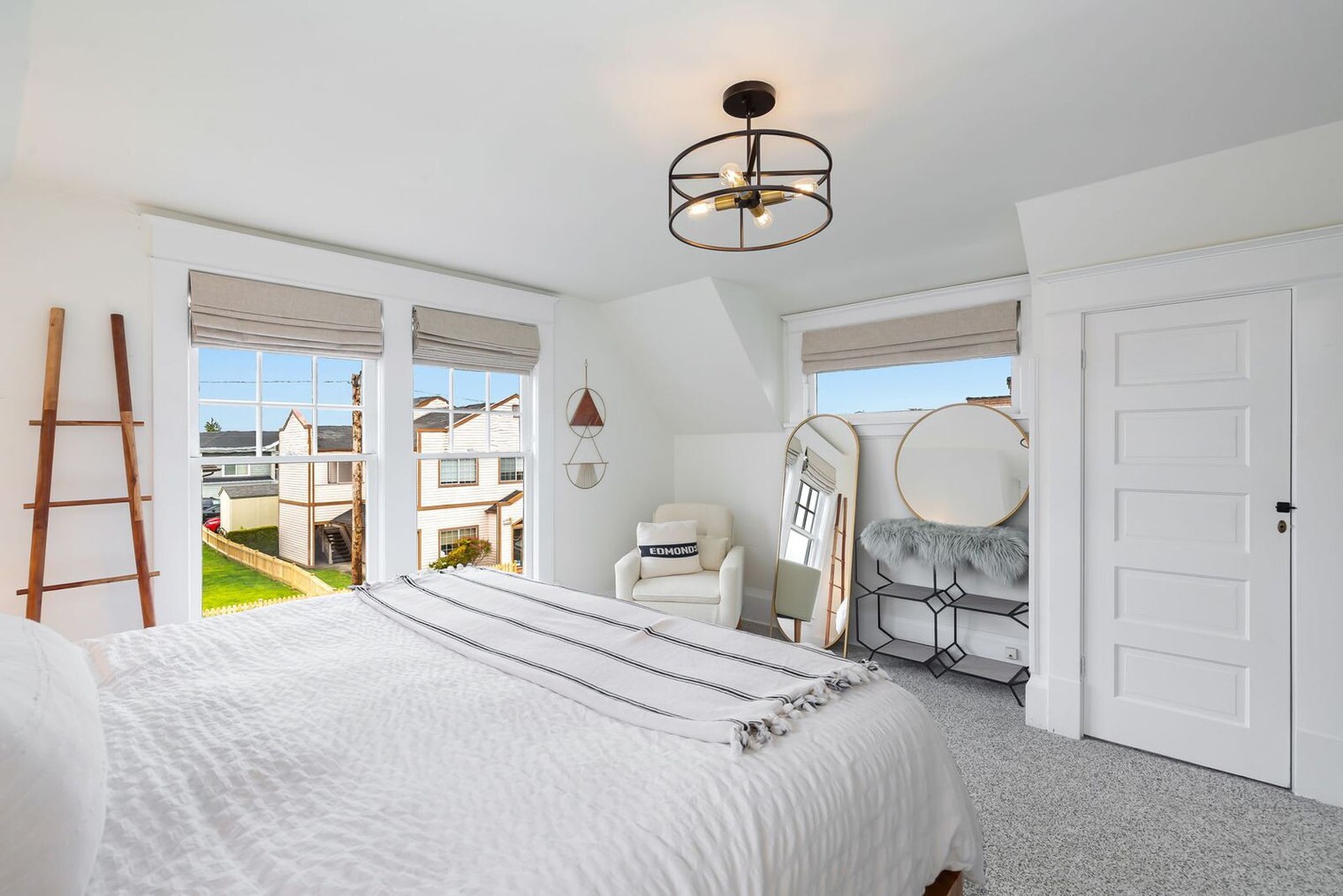 Building Photo - 334 Edmonds St