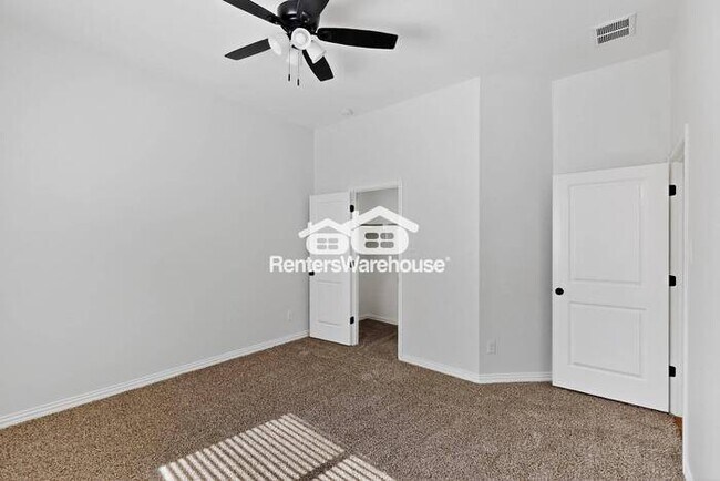 Building Photo - MOVE IN READY - 4BED/3BATH - LITTLE ELM, T...