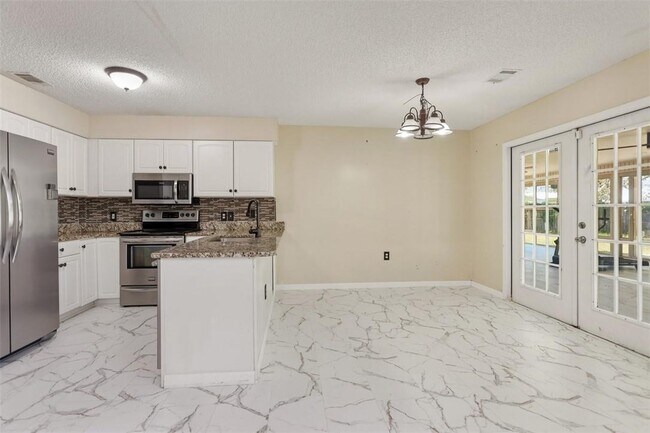 Building Photo - 14 Sandy Pond Ct