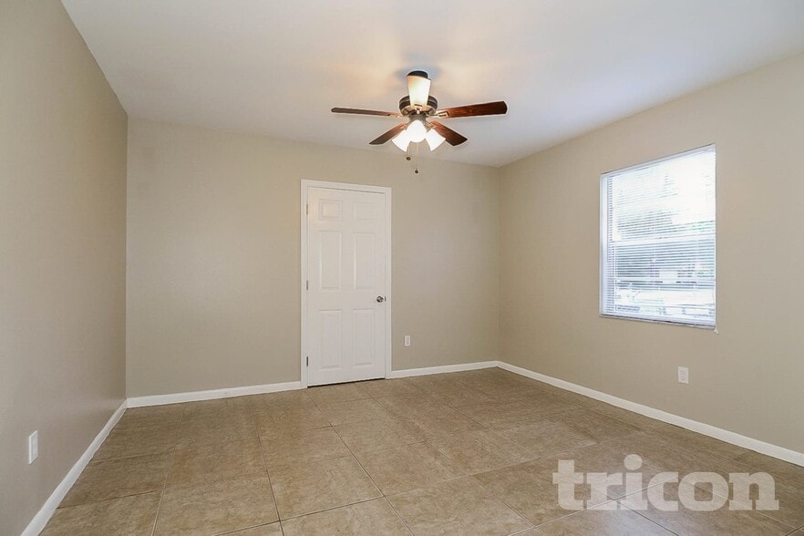 Building Photo - 5843 59th Way N