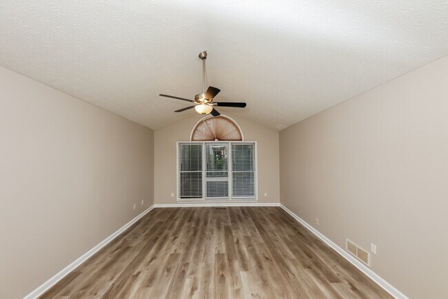 Building Photo - 524 Legacy Park Dr