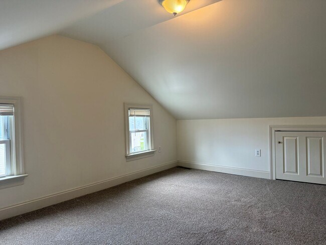 Building Photo - 3131 Lincoln Hwy E