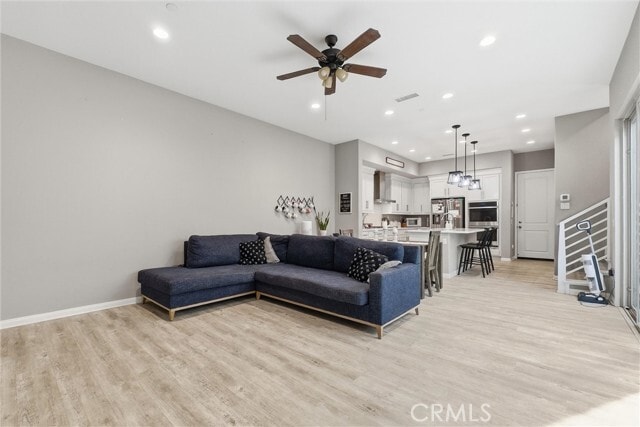 Building Photo - 155 Spectacle