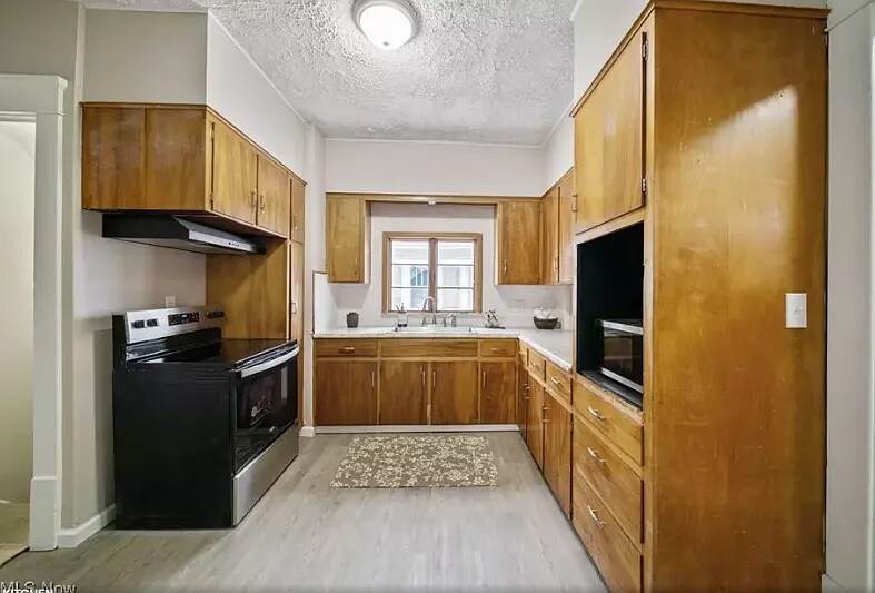 Building Photo - 893 Delia Ave