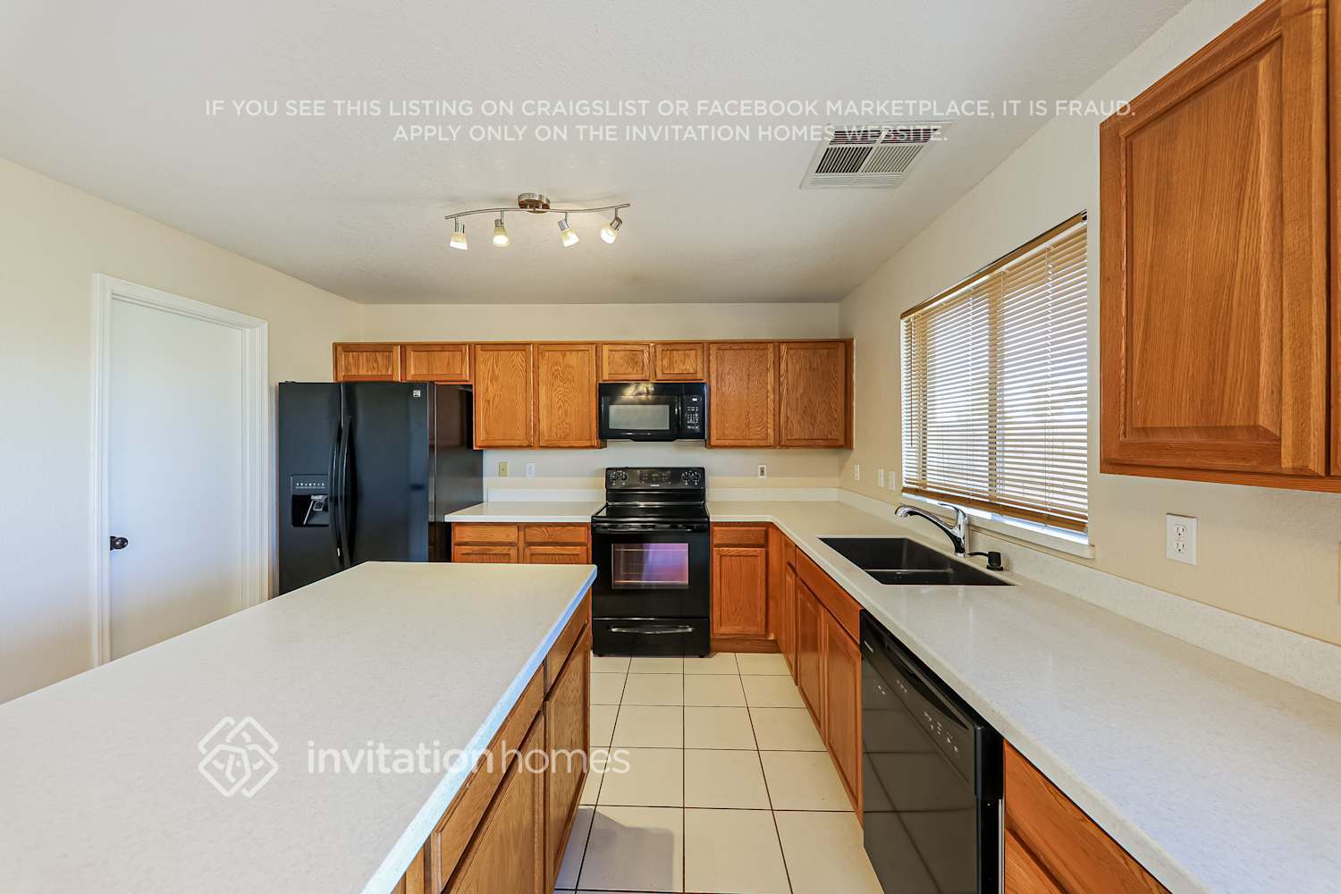 Building Photo - 1312 S Boulder Ct