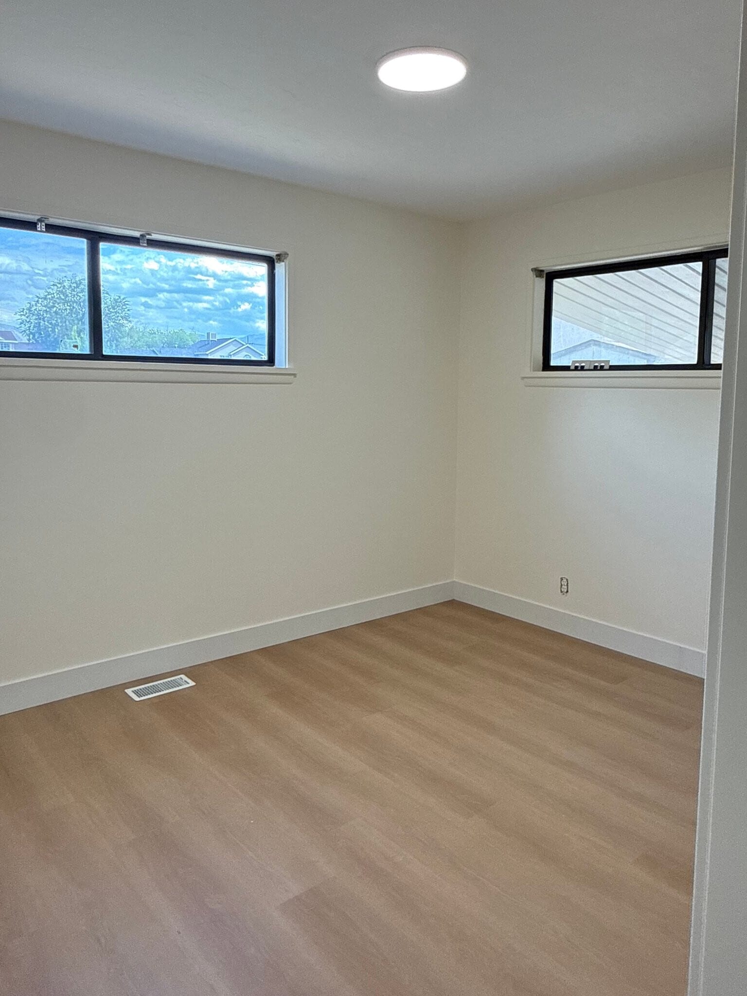 Building Photo - 1020 N 1500 W