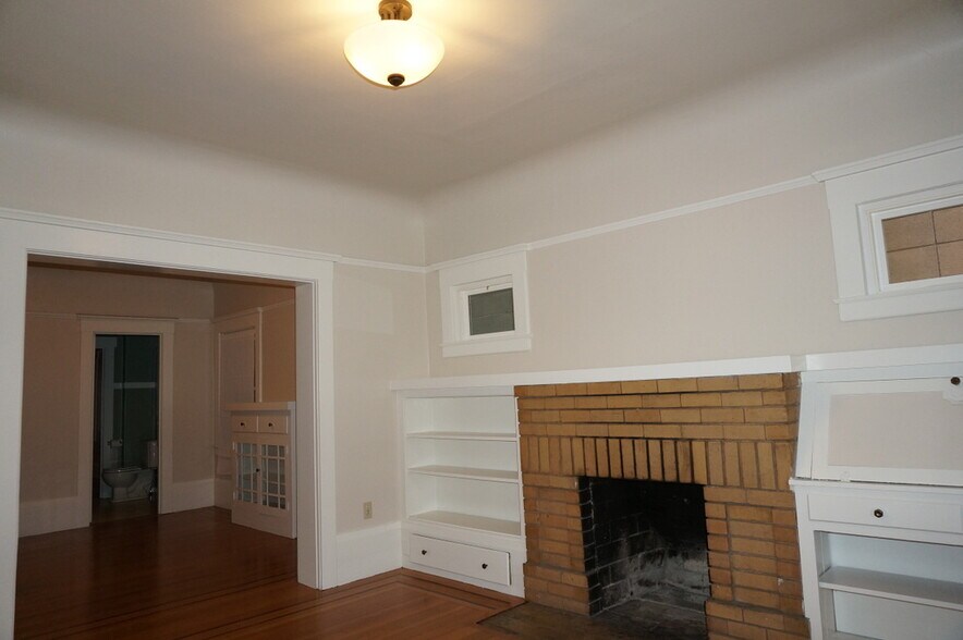Building Photo - 2227 J St