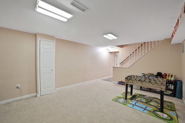 Building Photo - 18420 Shady View Ln