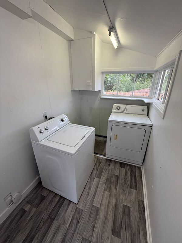 Building Photo - 2350 Marion St SE