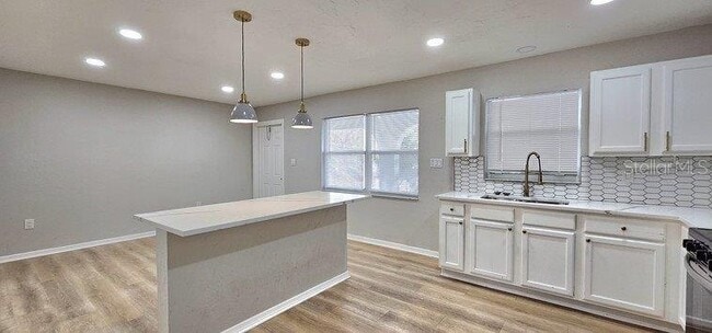 Building Photo - 4387 Sibley Bay St