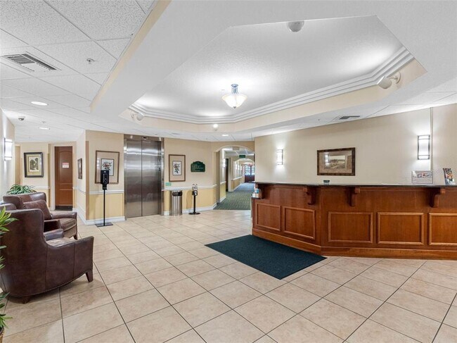 Building Photo - 13941 Clubhouse Dr