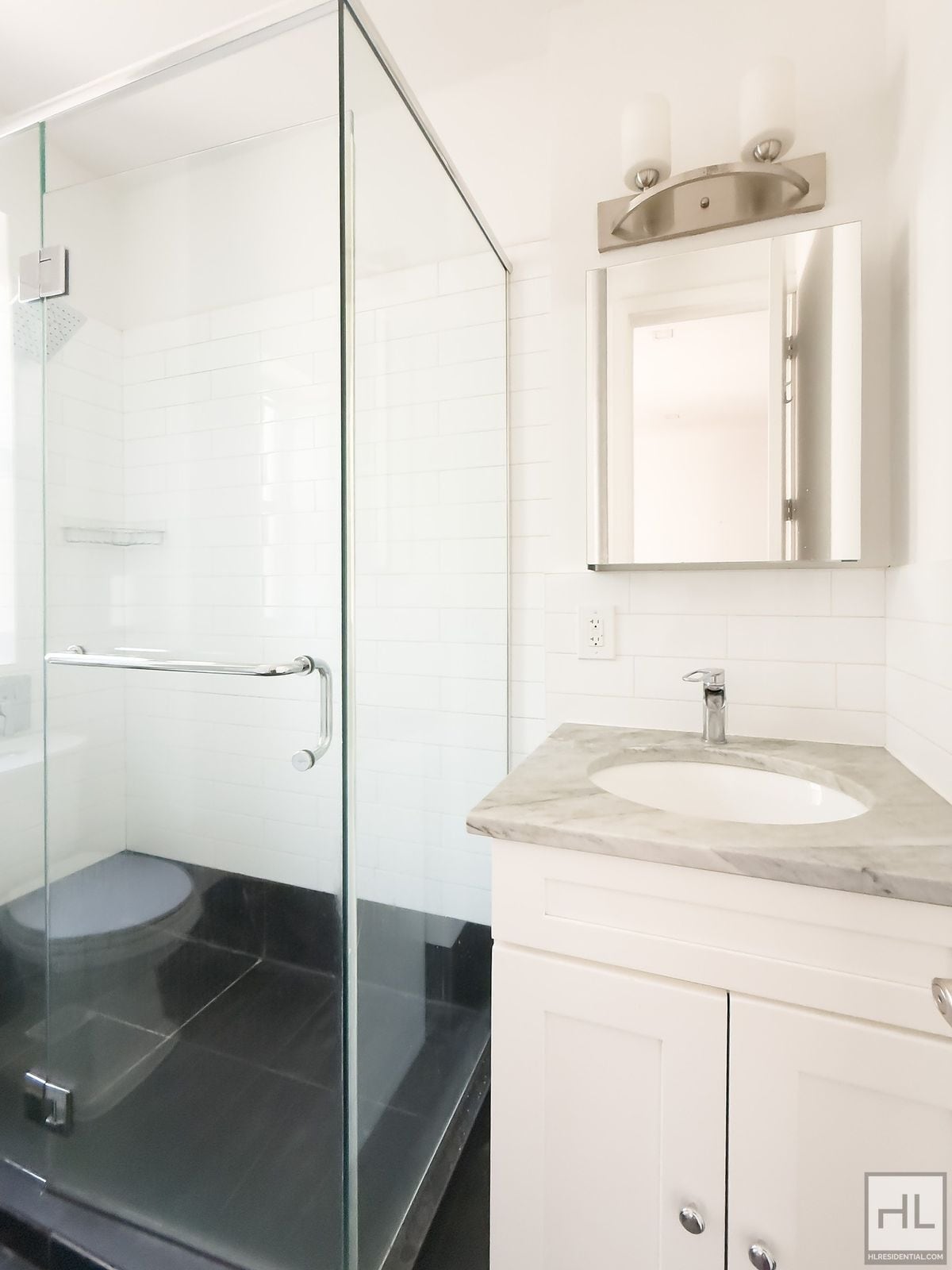 Building Photo - EASTERN PARKWAY / Spacious 1-Bedroom 1-Bat...