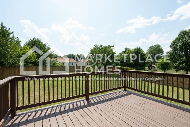 Building Photo - 416 Sandburg Dr