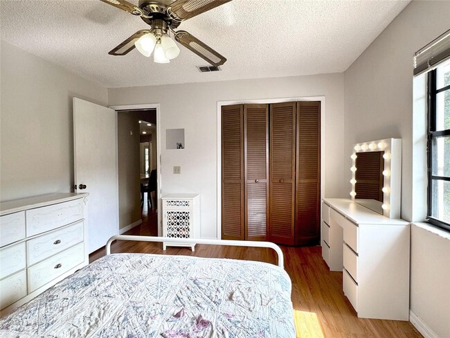 Building Photo - 1135 Colony Arms Dr