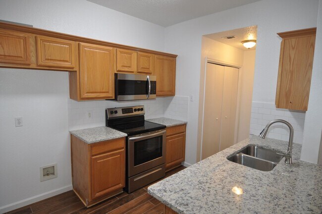 Building Photo - 5709-5711 Shadydell Drive