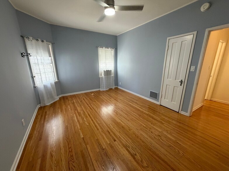 Bedroom - 1068 S Orange Grove Ave