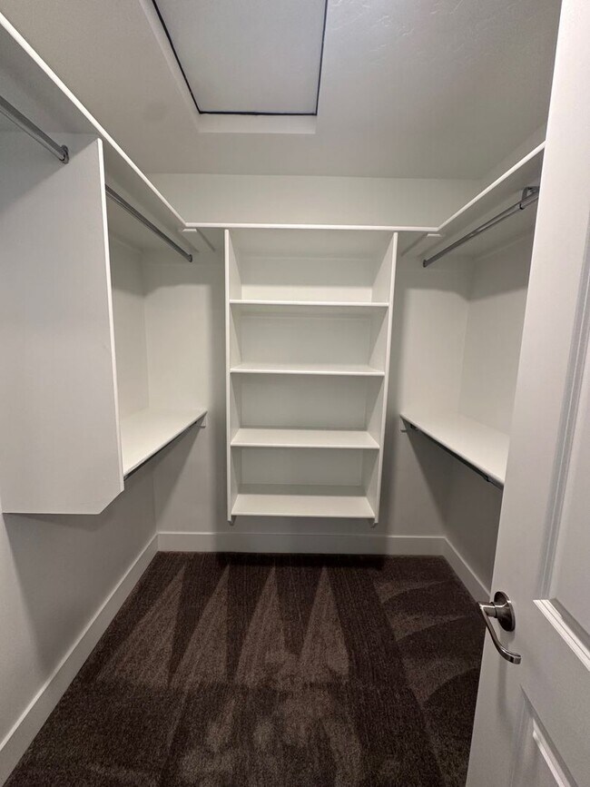 Building Photo - Luxury Townhome available now!