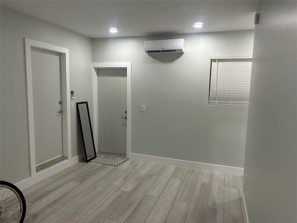 Building Photo - 135 Ponce de Leon St