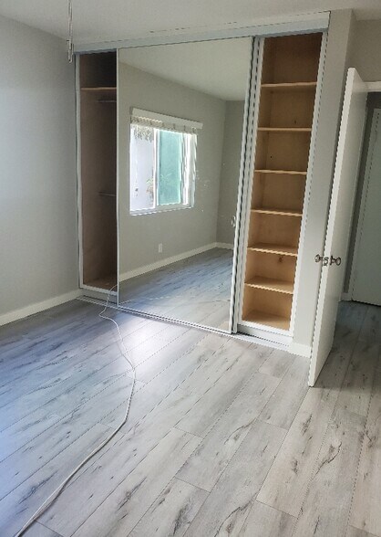 Building Photo - 8616 Holloway Dr
