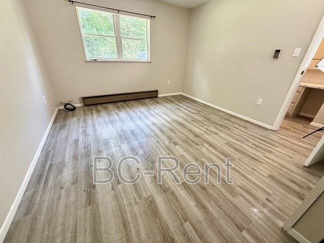 Building Photo - 124 Edgewood Cir
