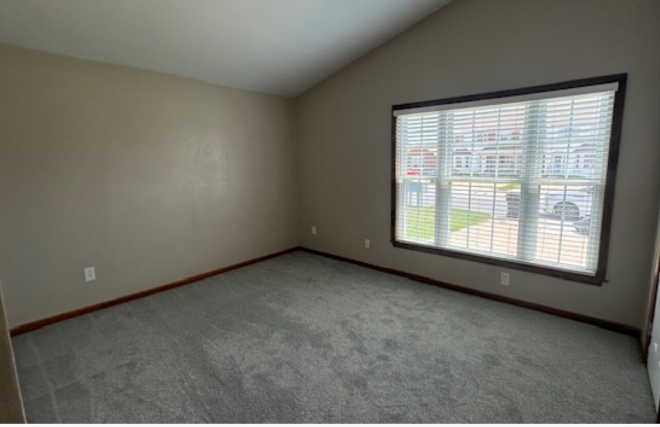 Building Photo - 1651 Sword Dancer Dr