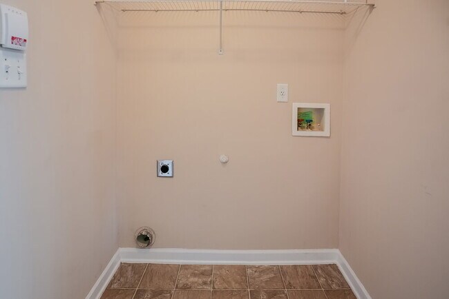 Building Photo - 2745 Dry Well Cove