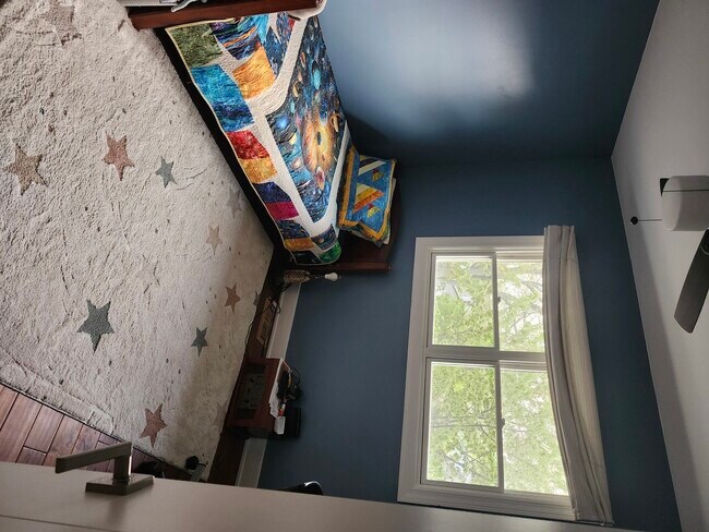 Building Photo - 301 Oakbrook Ct