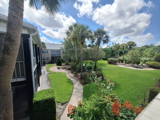 Building Photo - Charming 2-Bedroom Condo in Scenic Winter ...