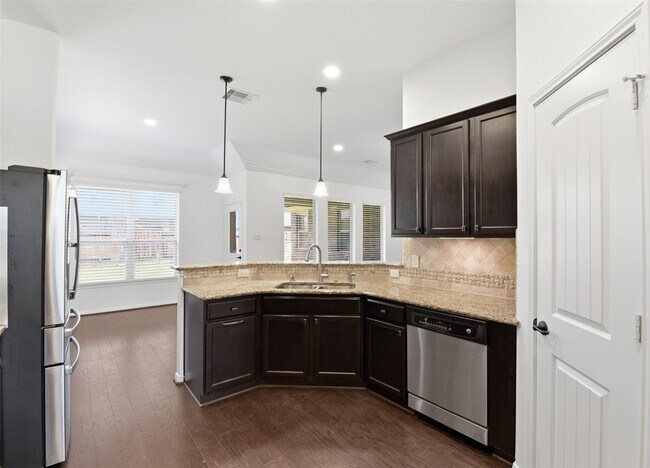 Building Photo - 212 Fallow Buck Ct