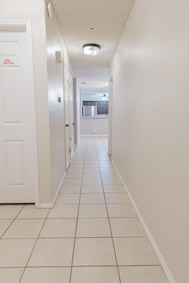 Building Photo - 1105 Gordon Blvd