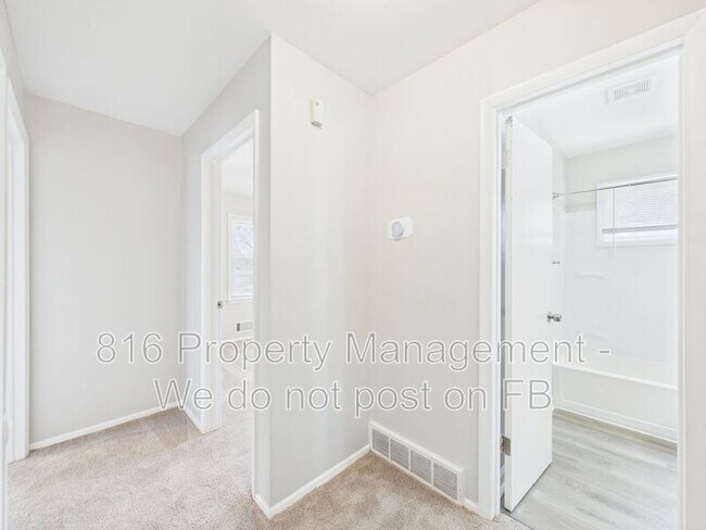 Building Photo - 4834 Evanston Ave