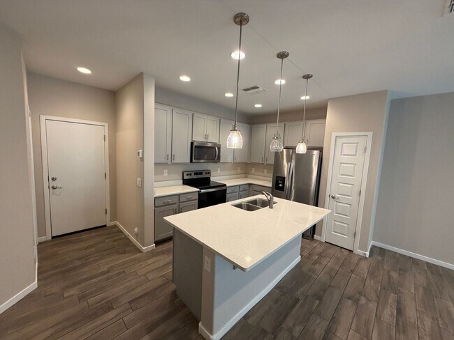 Building Photo - Beautiful newer townhome for rent in Tempe
