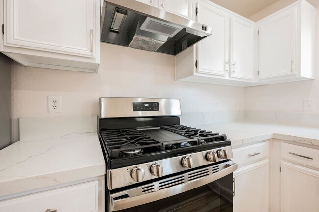 Building Photo - This Stunning 3 Bed, 2 ½ Bath Home Is A Ra...