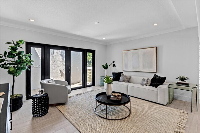 Building Photo - 6900 SW 136th St