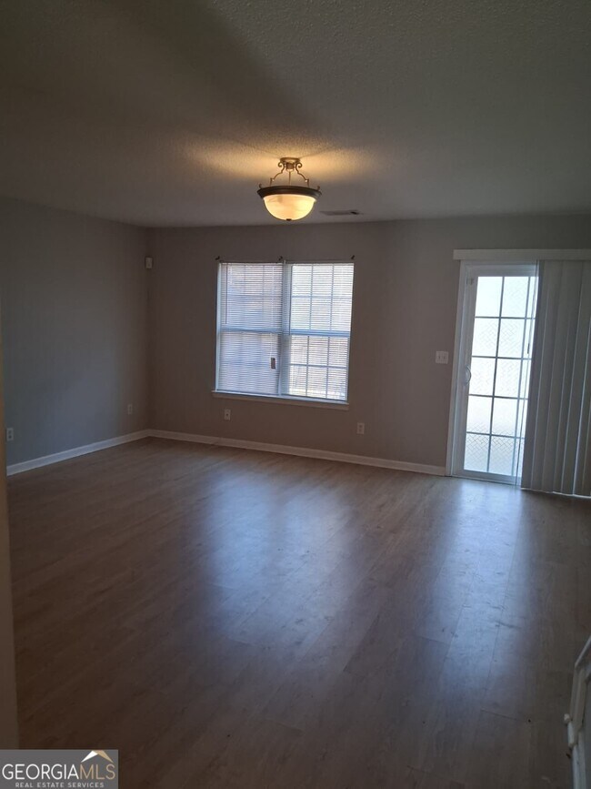 Building Photo - 161 Shenandoah Dr