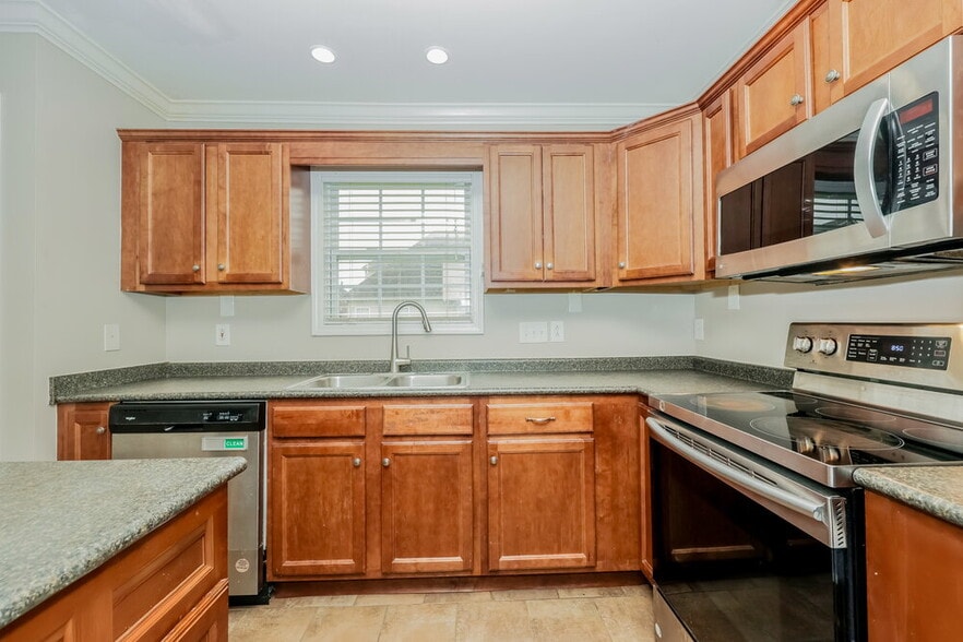 Building Photo - 3605 Jerry Anderson Dr