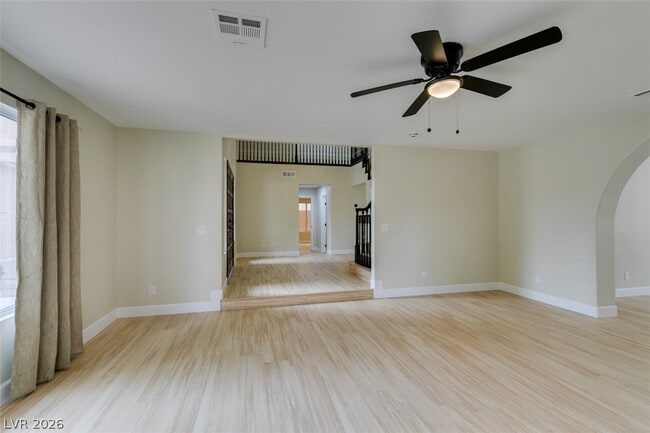 Building Photo - 821 Long Branch Dr