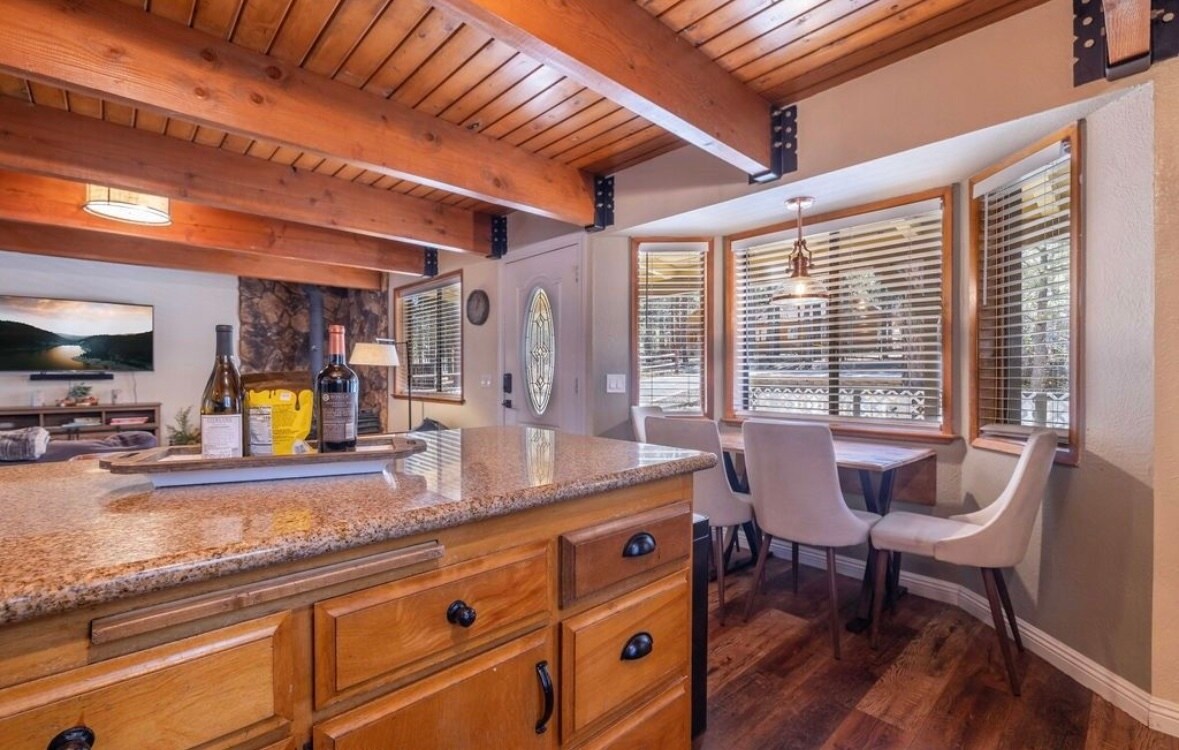 Building Photo - 637 Sugarloaf Blvd