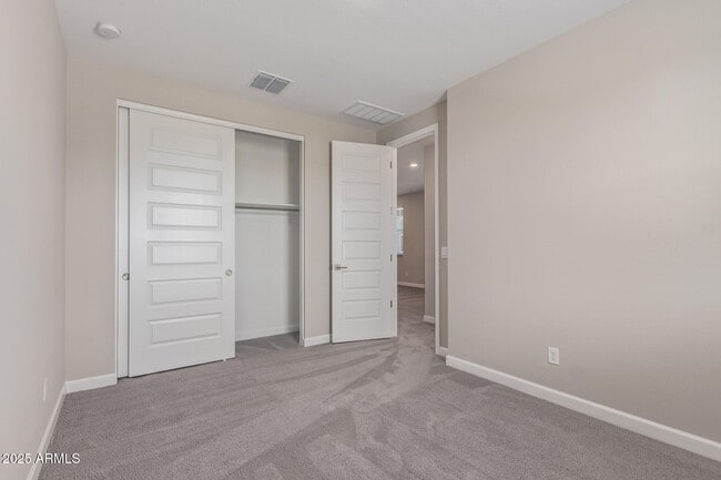 Building Photo - 5835 E Rose Garden Ln
