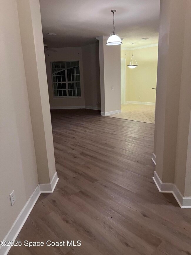 Building Photo - 2026 Pond Ridge Ct