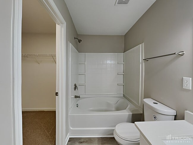 Building Photo - 6826 Squirrels Foot Ct