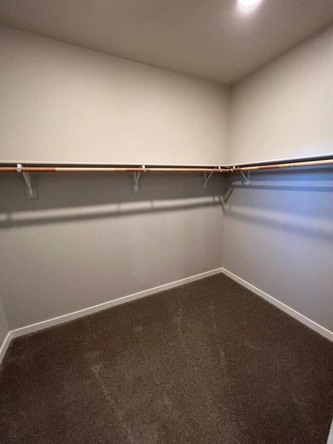 Building Photo - GATED - NO YARD TO MAINTAIN - BUILDERS MOD...