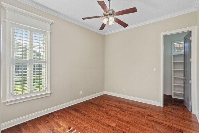 Building Photo - 5807 Willow Breeze Dr