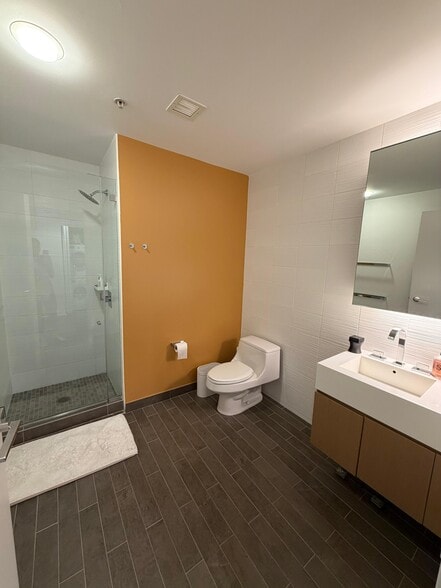 Building Photo - 77 HUDSON St