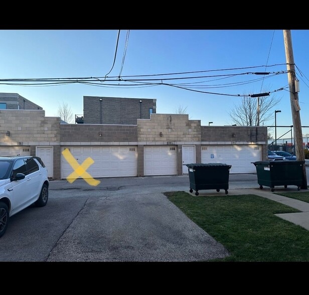 Building Photo - 2204 N Natchez Ave