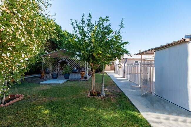 Building Photo - 6340 Wilbur Ave