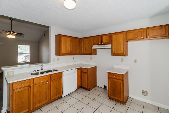 Building Photo - 7033 Ireland Dr