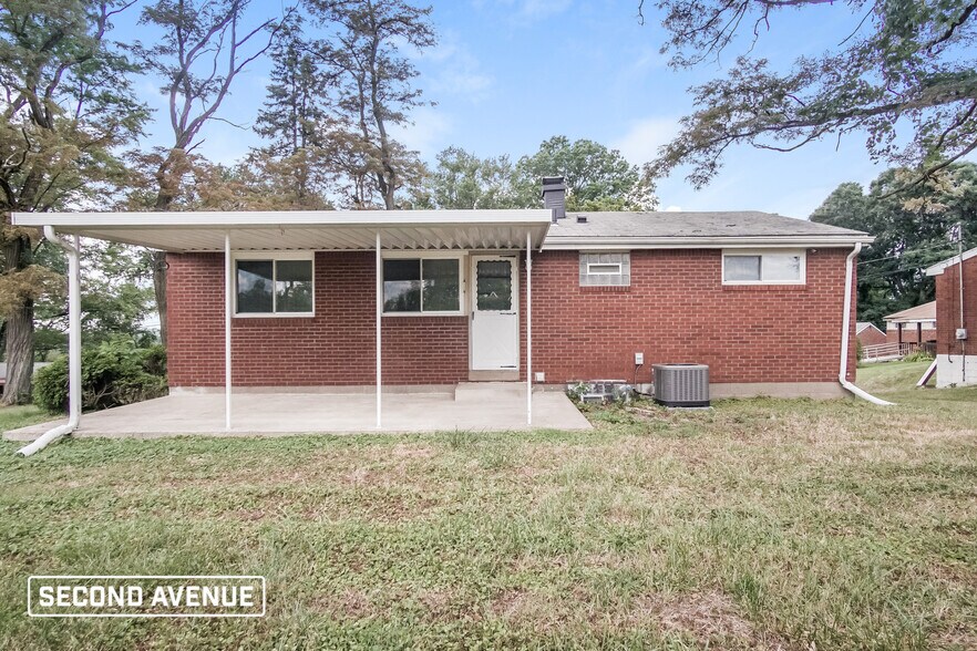 Building Photo - 716 Bittersweet Rd