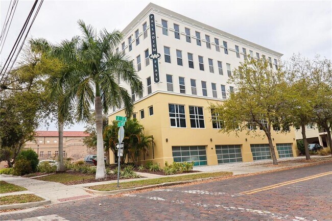 Building Photo - 205 5th Ave N